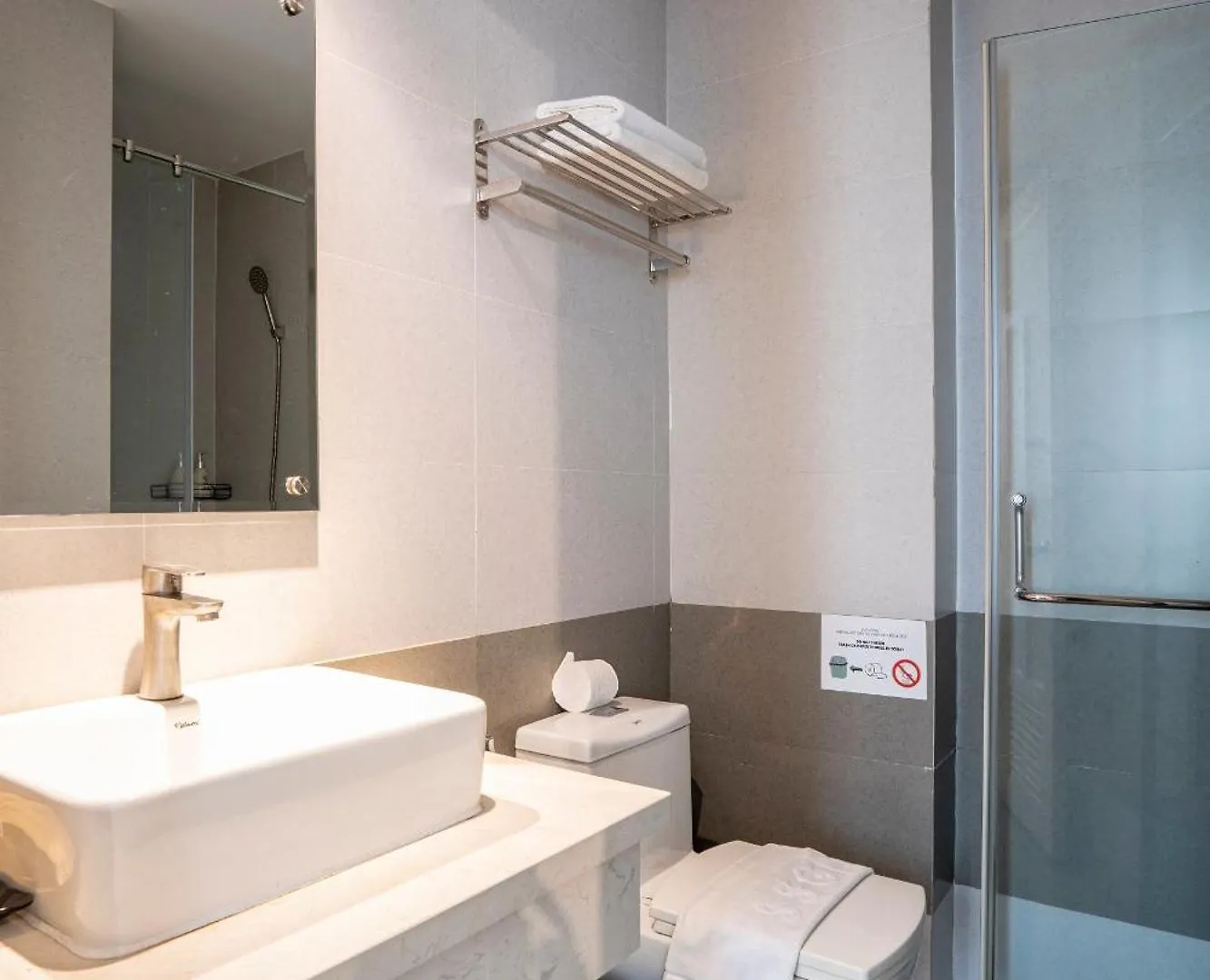 La Airport Tan Binh Hotel Хошимин
